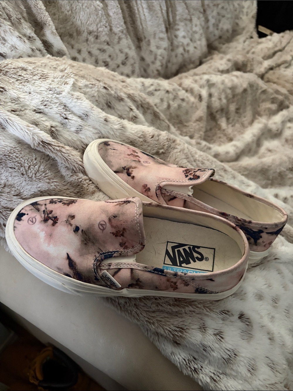 Vans Kids Slip-On Sneakers in Pink and Navy Tie-Dye